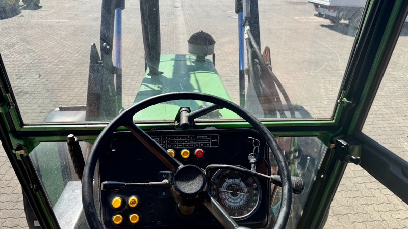 Fendt Farmer 308 LS - Farm tractor: picture 4 Fendt Farmer 308 LS - Farm tractor: picture 4