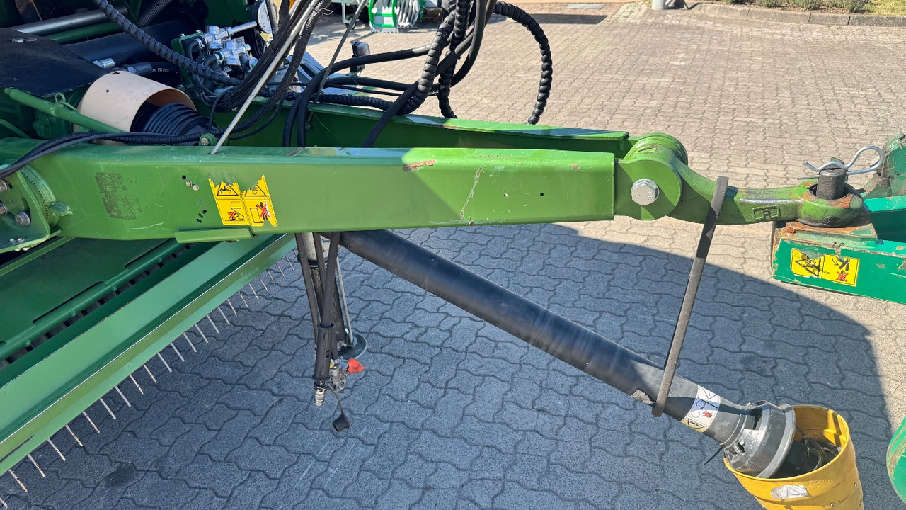 Krone Comprima V 150 XC Tandem - Bale wrapper: picture 3 Krone Comprima V 150 XC Tandem - Bale wrapper: picture 3
