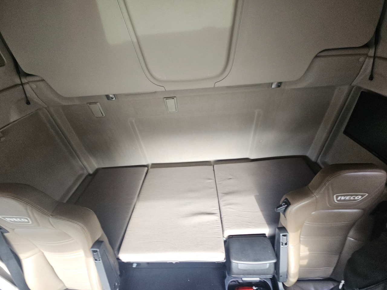 Container transporter/ Swap body truck Iveco Stralis 560 6x4: picture 20 Container transporter/ Swap body truck Iveco Stralis 560 6x4: picture 20