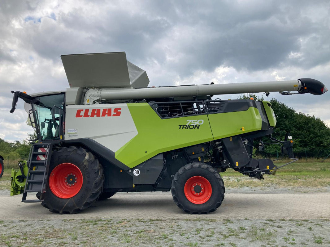 CLAAS Trion 750 - Combine harvester: picture 1 CLAAS Trion 750 - Combine harvester: picture 1