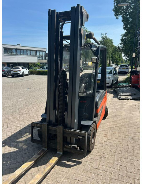 Linde E25 - Electric forklift: picture 2 Linde E25 - Electric forklift: picture 2