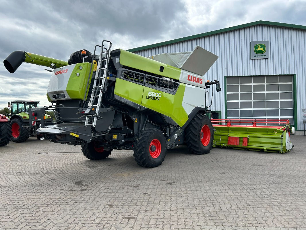 CLAAS Lexion 6800 mit Vario 930 Schneidwerk - Combine harvester: picture 4 CLAAS Lexion 6800 mit Vario 930 Schneidwerk - Combine harvester: picture 4