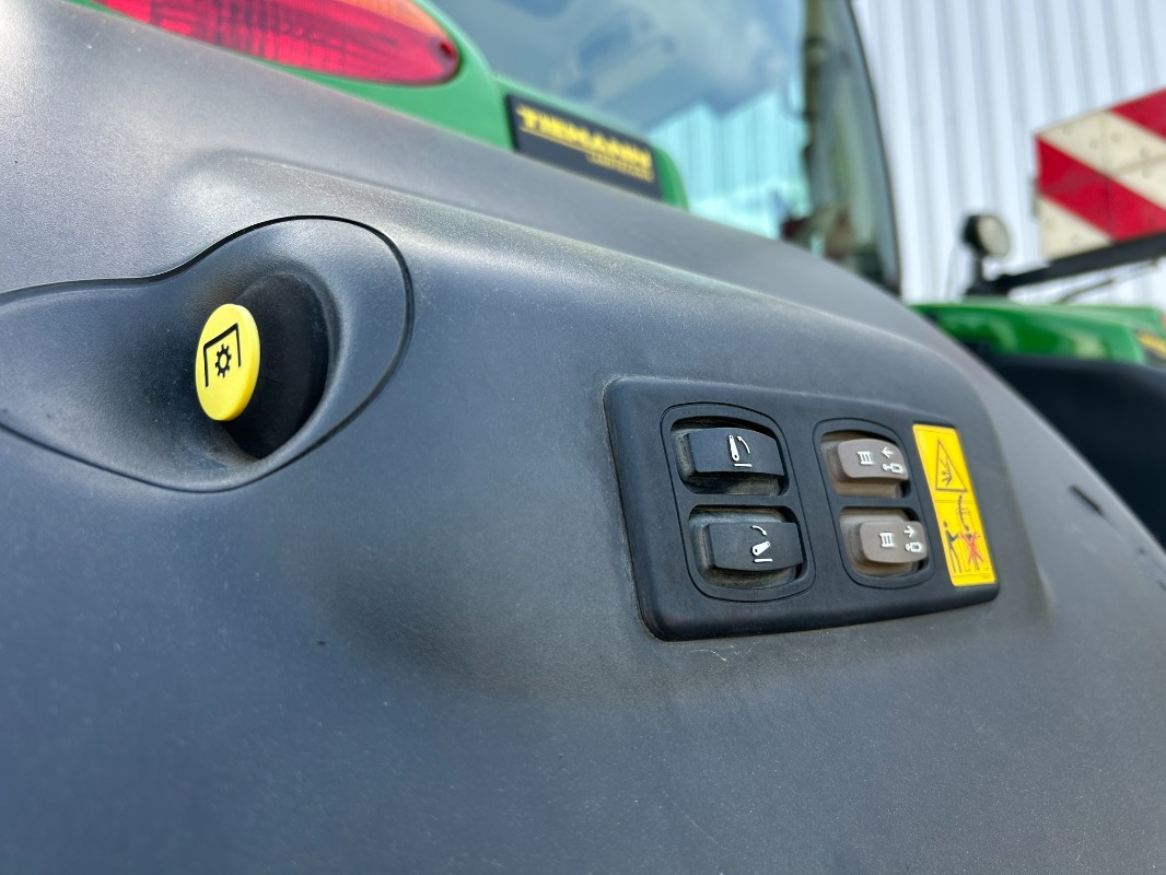 John Deere 6195R - Farm tractor: picture 4 John Deere 6195R - Farm tractor: picture 4