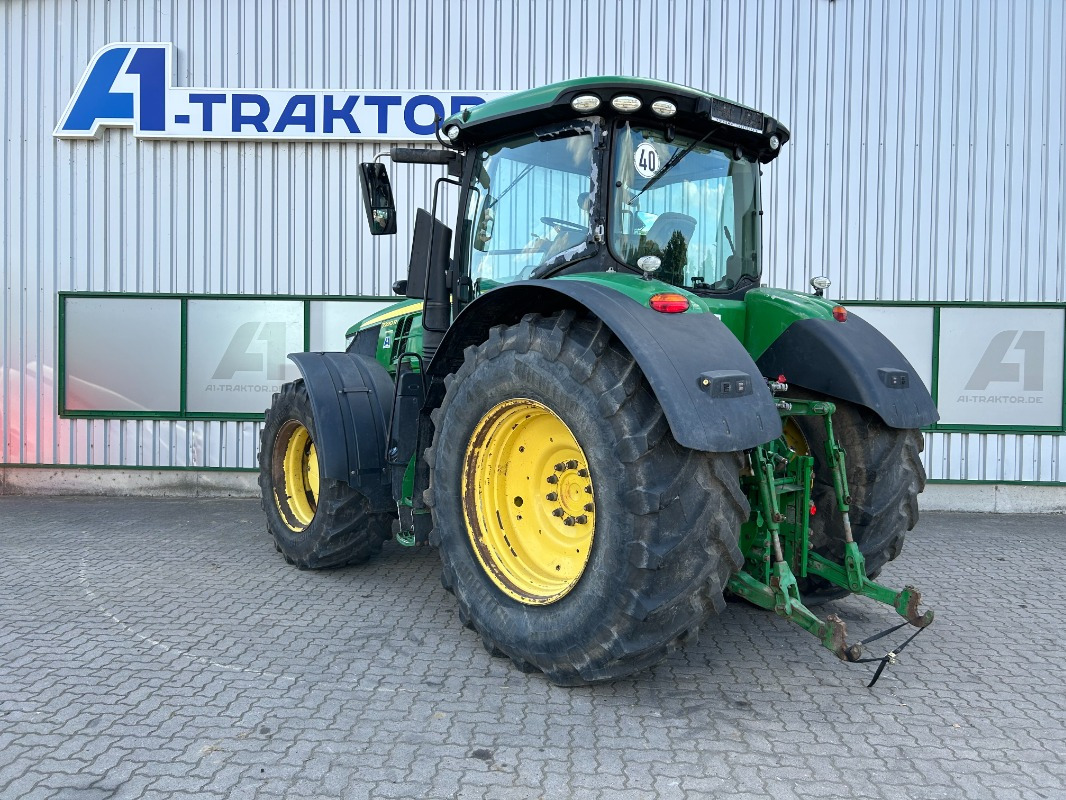 John Deere 7290R - Farm tractor: picture 2 John Deere 7290R - Farm tractor: picture 2