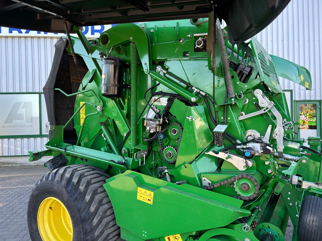 John Deere 960 Premium - Bale wrapper: picture 3 John Deere 960 Premium - Bale wrapper: picture 3