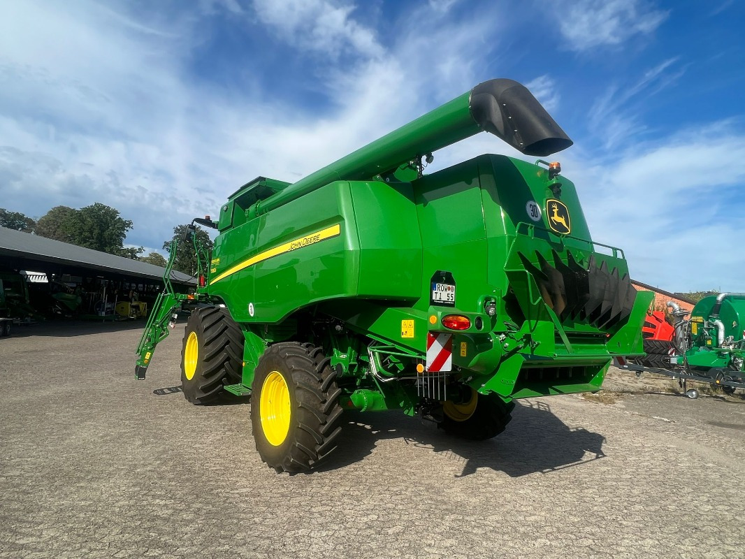 John Deere T560 - Combine harvester: picture 3 John Deere T560 - Combine harvester: picture 3