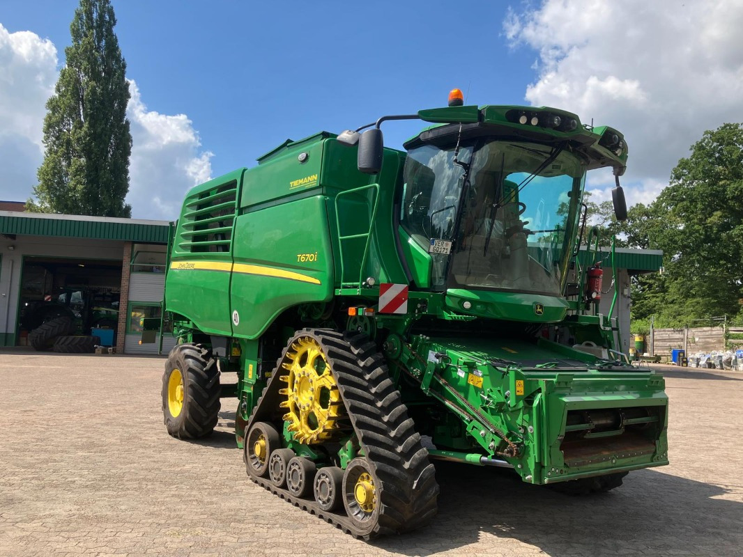 John Deere T670 - Combine harvester: picture 4 John Deere T670 - Combine harvester: picture 4