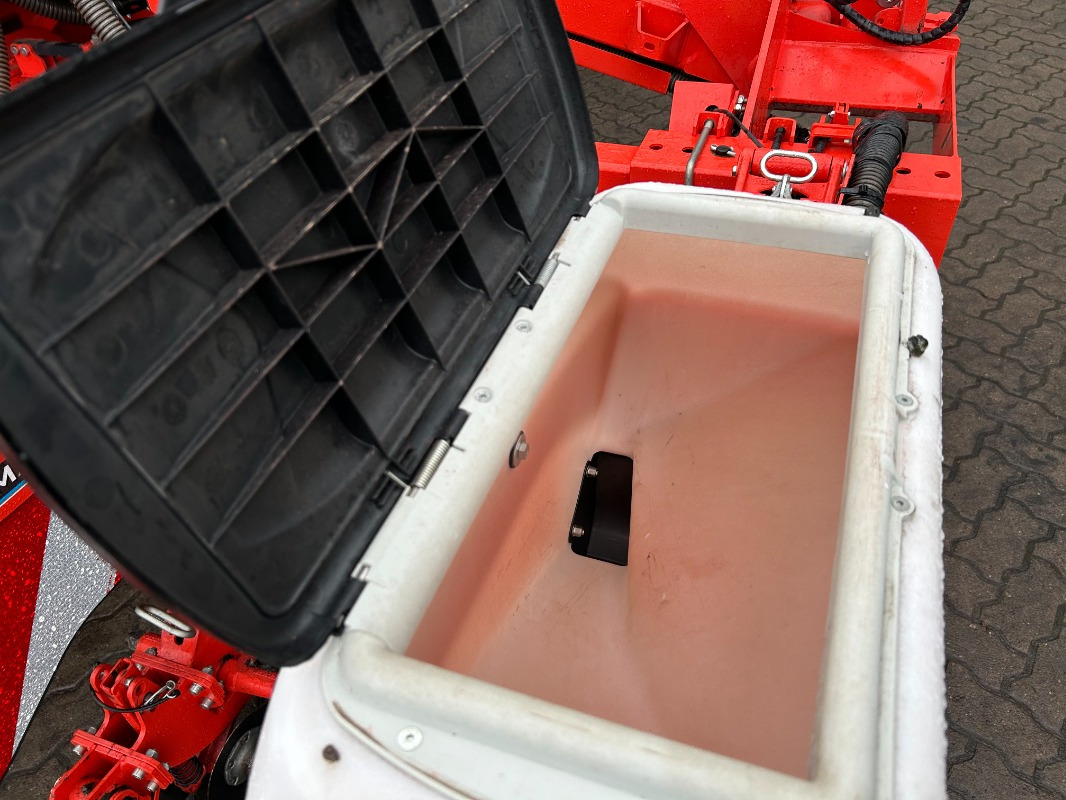Kuhn MAXIMA 3 RT E - Sowing equipment: picture 3 Kuhn MAXIMA 3 RT E - Sowing equipment: picture 3