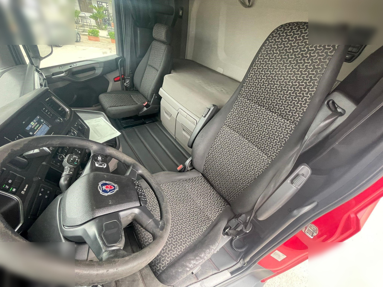 SCANIA R450 - Curtainsider truck: picture 5 SCANIA R450 - Curtainsider truck: picture 5