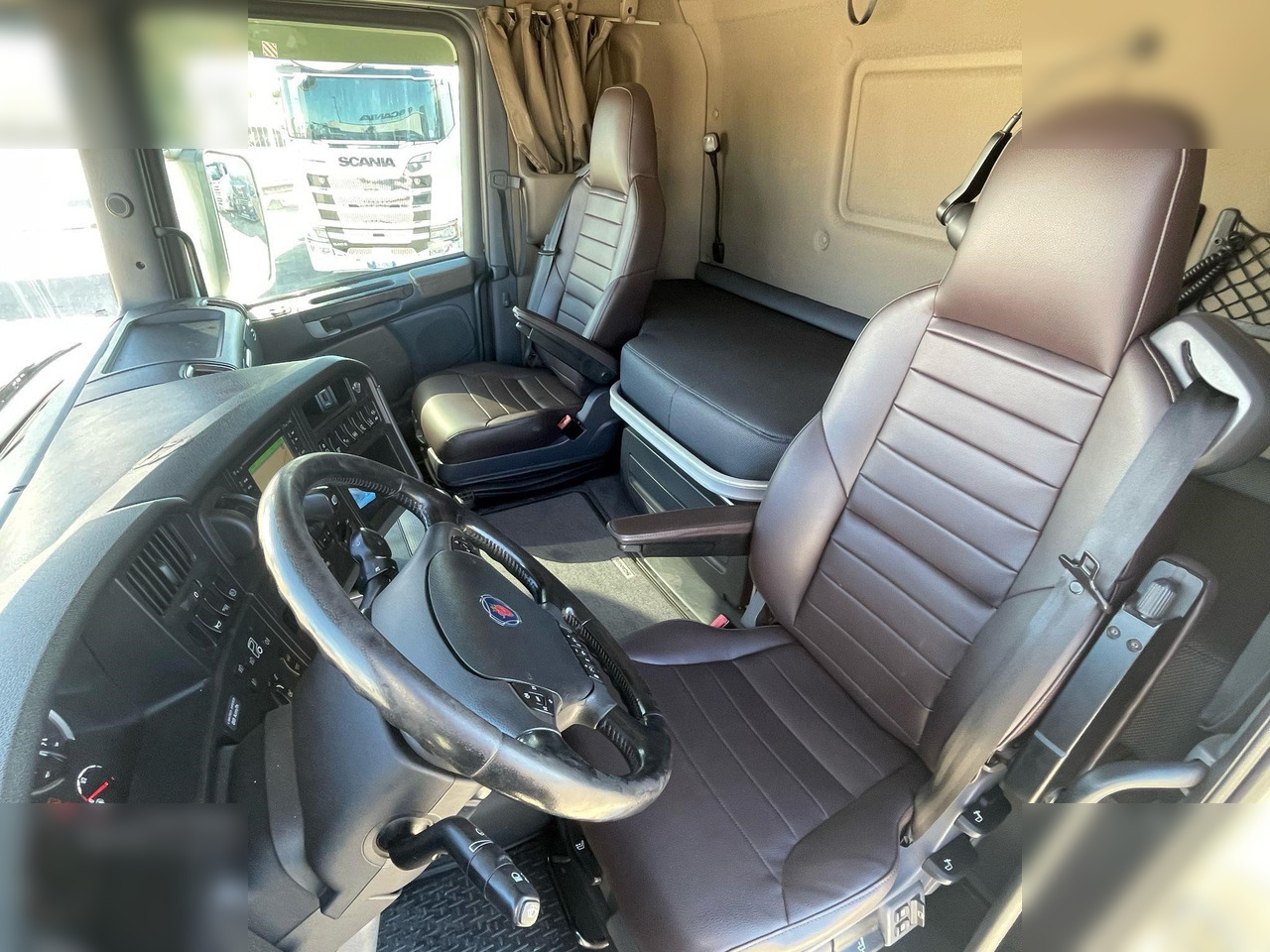 SCANIA R580 - Cab chassis truck: picture 5 SCANIA R580 - Cab chassis truck: picture 5