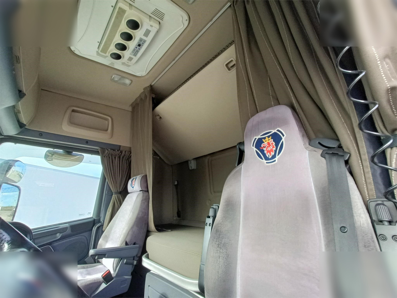 SCANIA R450 - Tractor unit: picture 5 SCANIA R450 - Tractor unit: picture 5