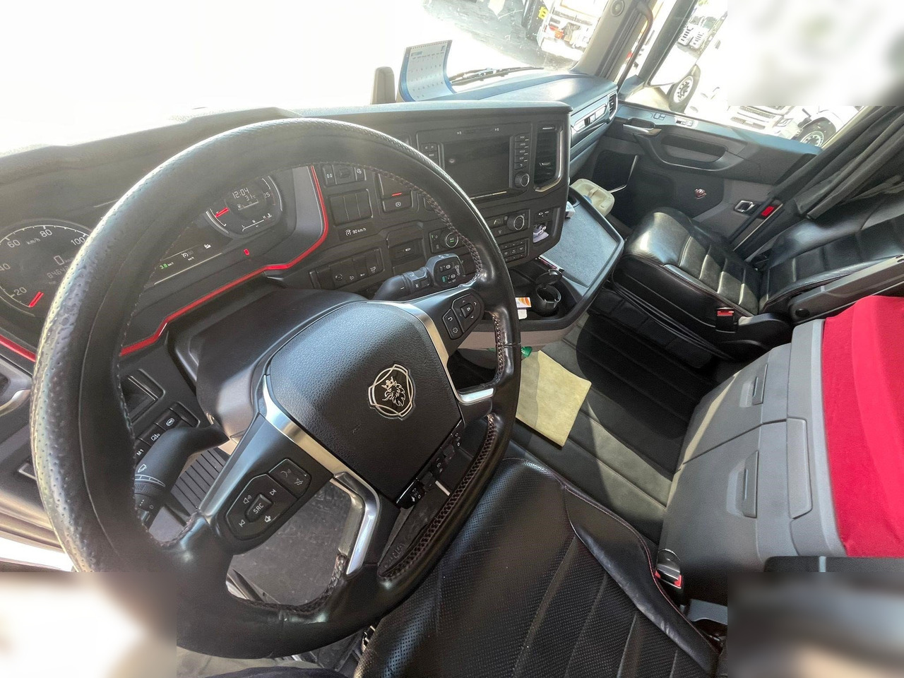 Tractor unit SCANIA S530: picture 6