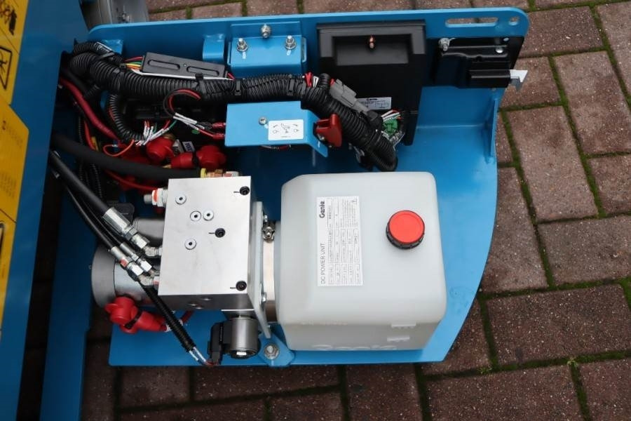 Genie GS1330M All-Electric DC Drive, 5.9m Working Height - Scissor lift: picture 4 Genie GS1330M All-Electric DC Drive, 5.9m Working Height - Scissor lift: picture 4