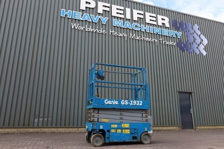 Genie GS1932 Electric, Working Height 7.8 m, 227kg Capac - Scissor lift: picture 1 Genie GS1932 Electric, Working Height 7.8 m, 227kg Capac - Scissor lift: picture 1
