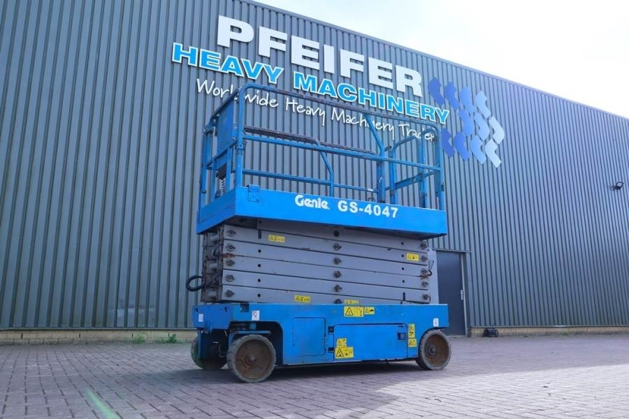 Genie GS4047 Electric, 14m Working Height, 350kg Capacit - Scissor lift: picture 1 Genie GS4047 Electric, 14m Working Height, 350kg Capacit - Scissor lift: picture 1