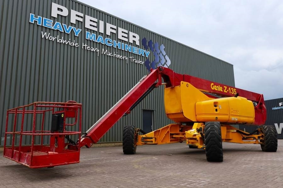 Genie Z135/70 Diesel, 4x4x4 Drive, 43m Lifting Height, 2 - Articulated boom: picture 2 Genie Z135/70 Diesel, 4x4x4 Drive, 43m Lifting Height, 2 - Articulated boom: picture 2
