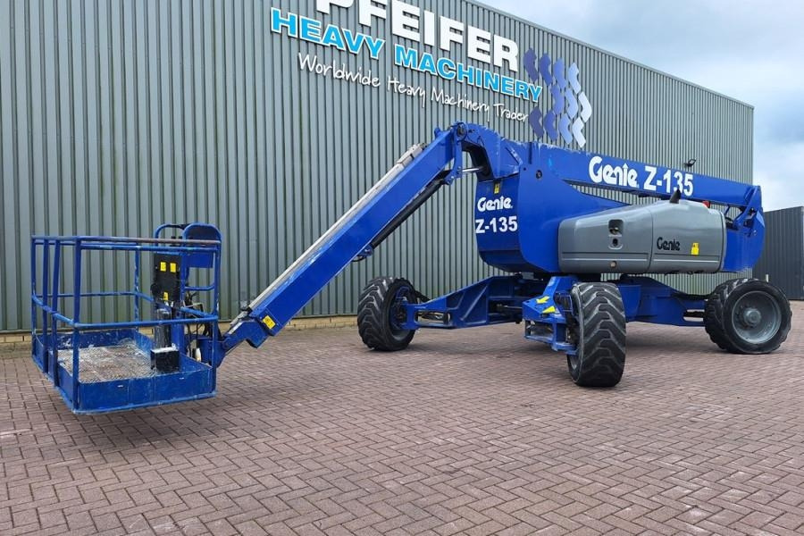 Genie Z135/70 Diesel, 4x4x4 Drive, 43m Lifting Height, 2  - Articulated boom: picture 2 Genie Z135/70 Diesel, 4x4x4 Drive, 43m Lifting Height, 2  - Articulated boom: picture 2
