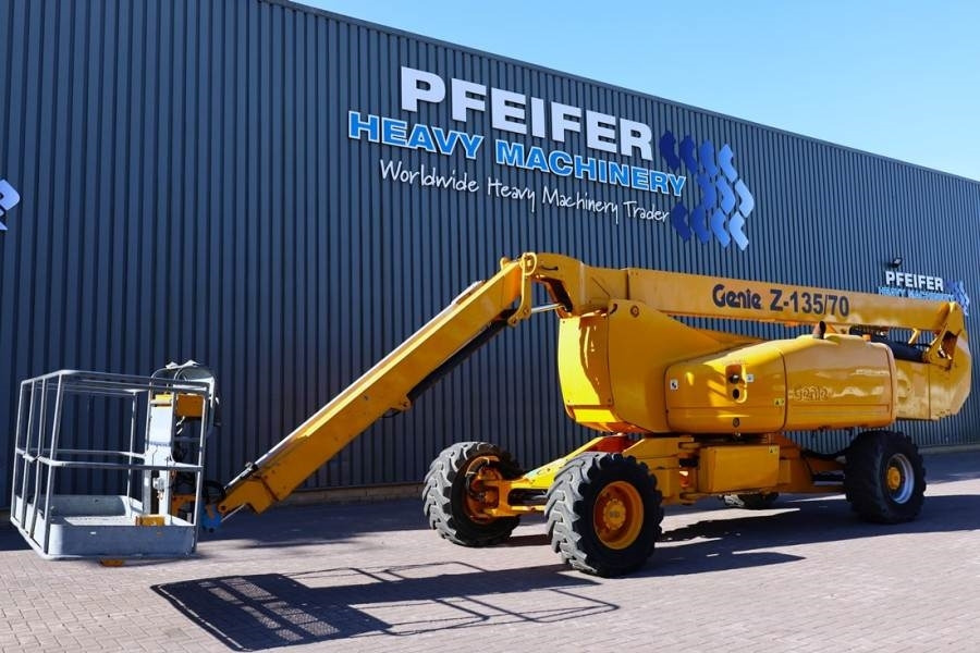 Genie Z135/70 Diesel, 4x4x4 Drive, 43m Lifting Height, 2 - Articulated boom: picture 1 Genie Z135/70 Diesel, 4x4x4 Drive, 43m Lifting Height, 2 - Articulated boom: picture 1
