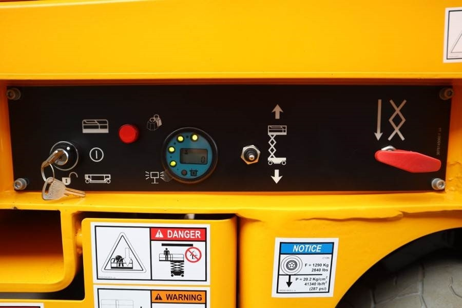 Haulotte Compact 10N Valid Inspection, *Guarantee! 10m Work - Scissor lift: picture 3 Haulotte Compact 10N Valid Inspection, *Guarantee! 10m Work - Scissor lift: picture 3