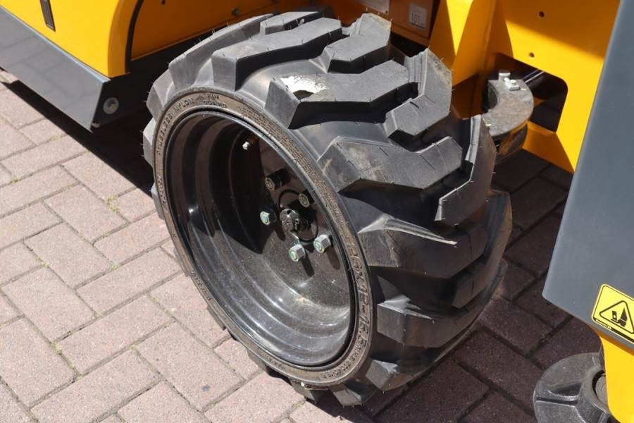 Haulotte Compact 12DX Valid Inspection, *Guarantee! Diesel, - Scissor lift: picture 5 Haulotte Compact 12DX Valid Inspection, *Guarantee! Diesel, - Scissor lift: picture 5