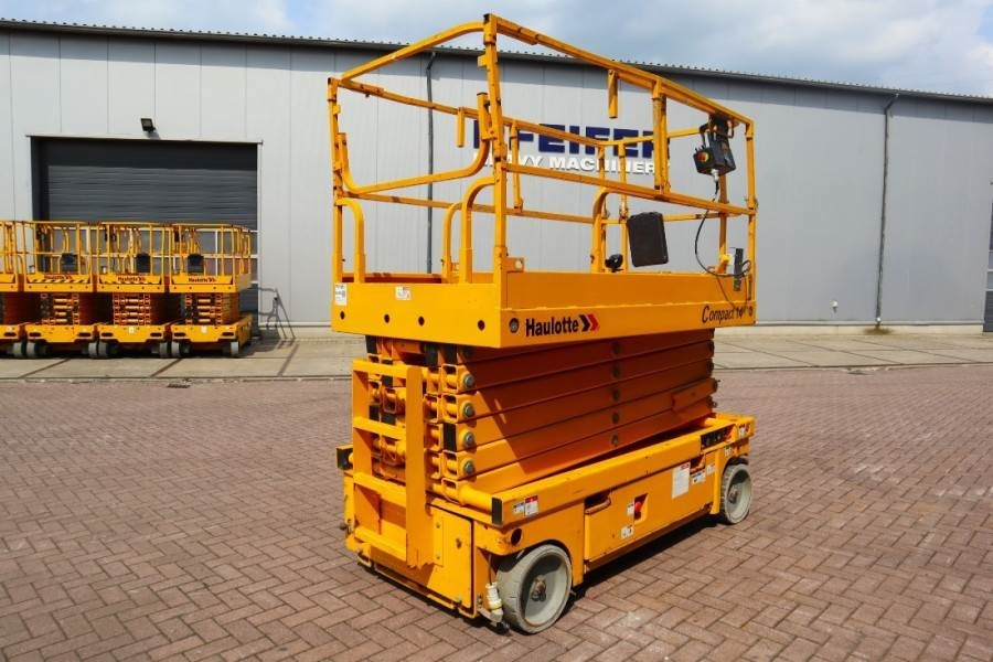 Haulotte Compact 14 Electric, 14m Working Height, 350kg Cap - Scissor lift: picture 2 Haulotte Compact 14 Electric, 14m Working Height, 350kg Cap - Scissor lift: picture 2