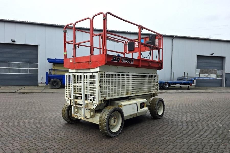 JLG 4069LE Electric, 14.2m Working Height, 360kg Capac - Scissor lift: picture 2 JLG 4069LE Electric, 14.2m Working Height, 360kg Capac - Scissor lift: picture 2