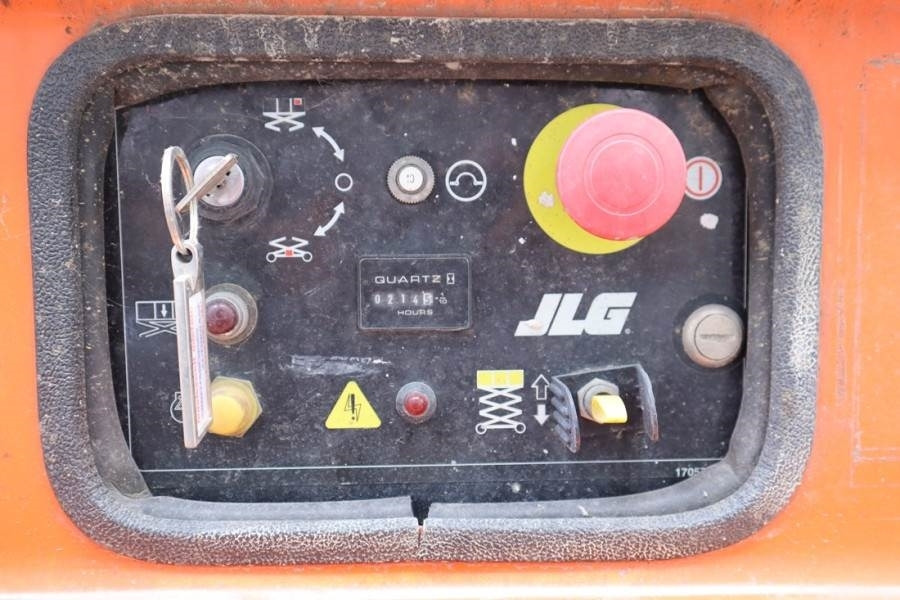 JLG M4069 Hybrid, 14.2m Working Height, 360kg Capacity - Scissor lift: picture 4 JLG M4069 Hybrid, 14.2m Working Height, 360kg Capacity - Scissor lift: picture 4