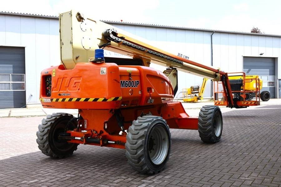 JLG M600JP Hybrid, 20.2m Working Height, 14.2m Reach, - Articulated boom: picture 2 JLG M600JP Hybrid, 20.2m Working Height, 14.2m Reach, - Articulated boom: picture 2