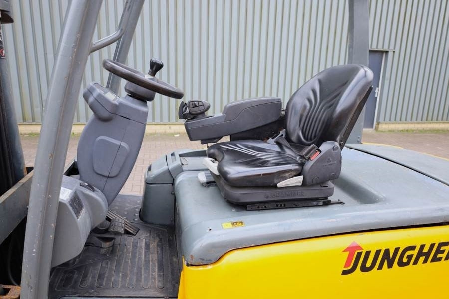 Jungheinrich EFG550 Electric, 5000kg Capacity, Lifting Height 3 - Diesel forklift: picture 4 Jungheinrich EFG550 Electric, 5000kg Capacity, Lifting Height 3 - Diesel forklift: picture 4