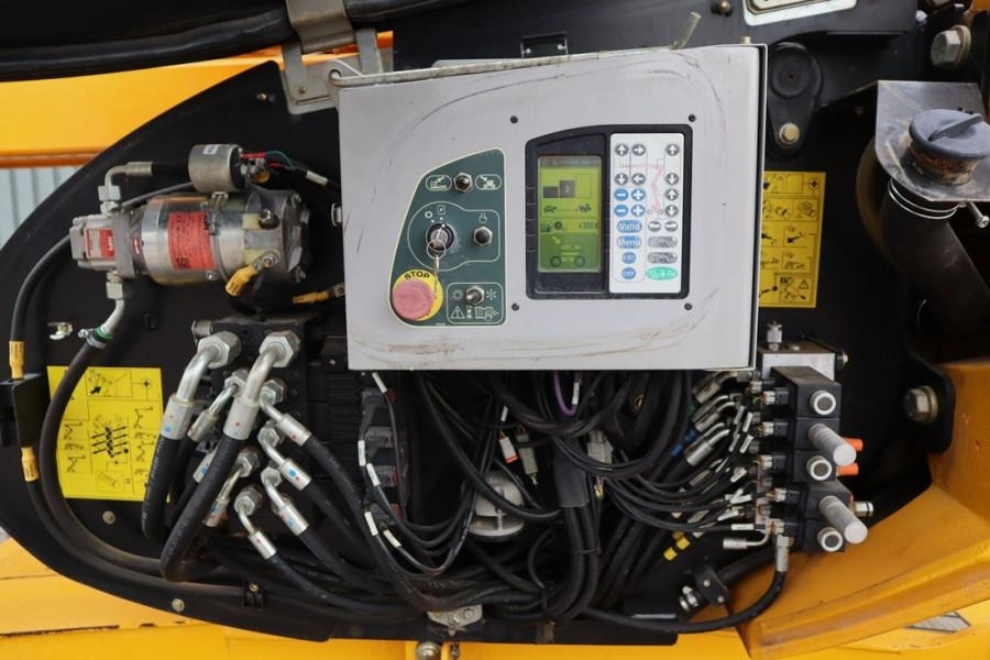 Manitou 160 ATJ Diesel, 4x4x4 Drive, 16m Working Height, 8  - Articulated boom: picture 4 Manitou 160 ATJ Diesel, 4x4x4 Drive, 16m Working Height, 8  - Articulated boom: picture 4