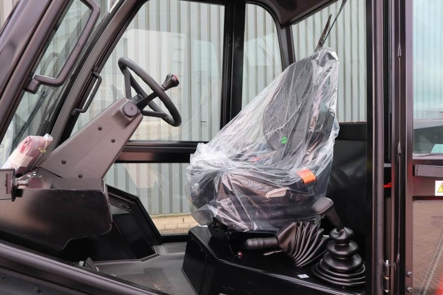 Manitou M30-4 Valid inspection, *Guarantee! Diesel, 4x4 Dr - Rough terrain forklift: picture 3 Manitou M30-4 Valid inspection, *Guarantee! Diesel, 4x4 Dr - Rough terrain forklift: picture 3