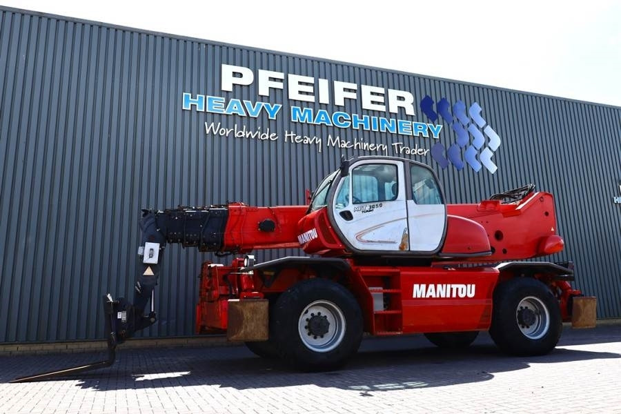 Manitou MRT3050 PRIVILEGE Diesel, 4x4 Drive And 4-Wheel St - Telescopic handler: picture 1 Manitou MRT3050 PRIVILEGE Diesel, 4x4 Drive And 4-Wheel St - Telescopic handler: picture 1