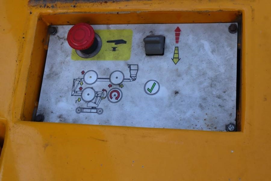 Snorkel A38E Electric, 13.5m Working Height, 6.1m Reach, 2 - Articulated boom: picture 5 Snorkel A38E Electric, 13.5m Working Height, 6.1m Reach, 2 - Articulated boom: picture 5