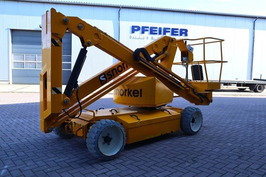 Snorkel A38E Electric, 13.5m Working Height, 6.1m Reach, 2 - Articulated boom: picture 2 Snorkel A38E Electric, 13.5m Working Height, 6.1m Reach, 2 - Articulated boom: picture 2