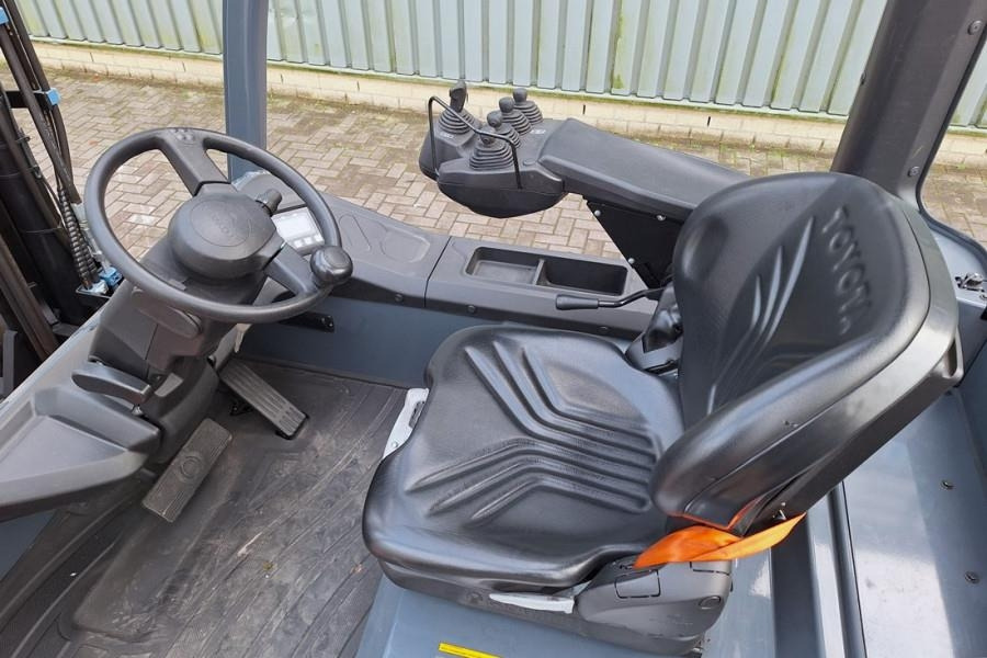 Toyota 9FBM70T Electric, 7 Tons Capacity, Lift Height 4.7 - Diesel forklift: picture 4 Toyota 9FBM70T Electric, 7 Tons Capacity, Lift Height 4.7 - Diesel forklift: picture 4