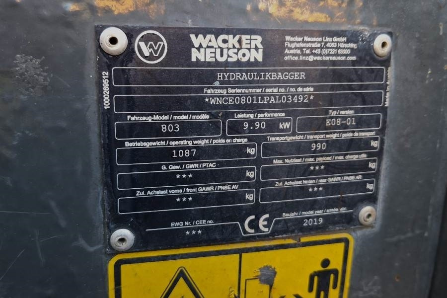 Wacker Neuson E08-01 Wacker Neuson mini excavator including 2 bu - Mini excavator: picture 3 Wacker Neuson E08-01 Wacker Neuson mini excavator including 2 bu - Mini excavator: picture 3
