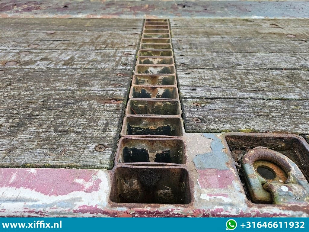 Dropside/ Flatbed semi-trailer Meusburger 3-ass. Vlakke uitschuifbare oplegger / 3x gestuurd: picture 11 Dropside/ Flatbed semi-trailer Meusburger 3-ass. Vlakke uitschuifbare oplegger / 3x gestuurd: picture 11