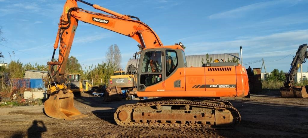 Doosan 225 LC - Crawler excavator: picture 1 Doosan 225 LC - Crawler excavator: picture 1