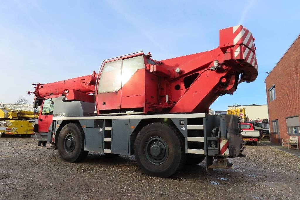 Liebherr LTM 1040-2.1 - All terrain crane: picture 4 Liebherr LTM 1040-2.1 - All terrain crane: picture 4