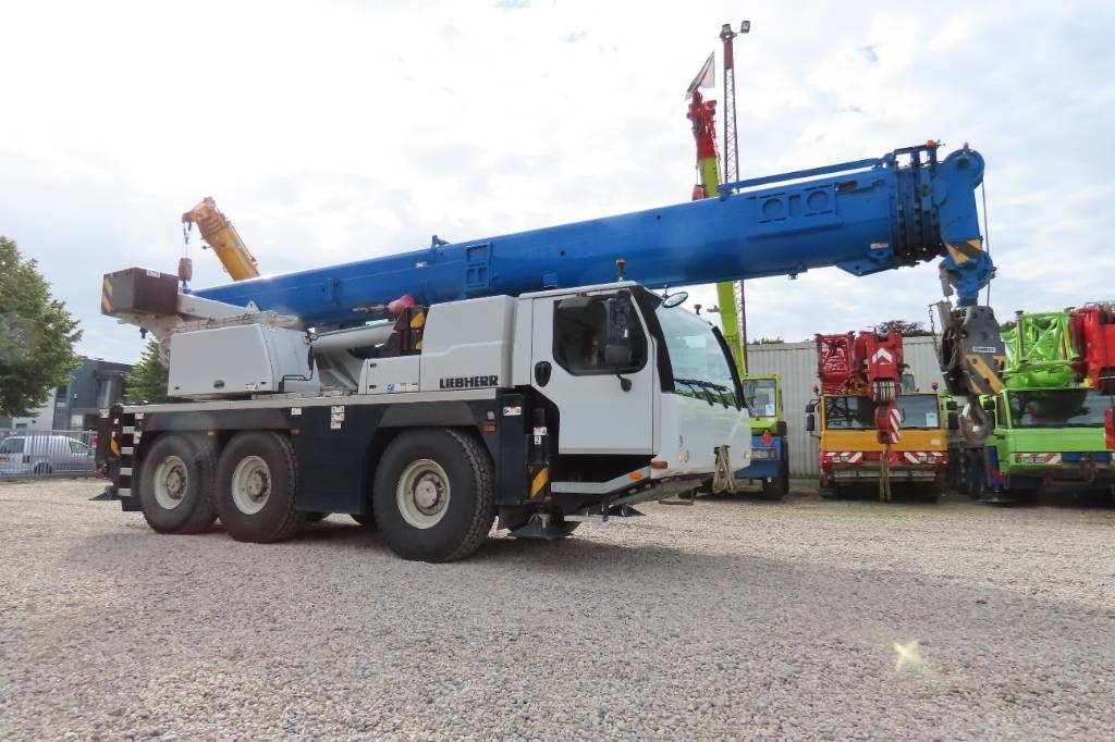 Liebherr LTM 1050-3.1 - All terrain crane: picture 2 Liebherr LTM 1050-3.1 - All terrain crane: picture 2
