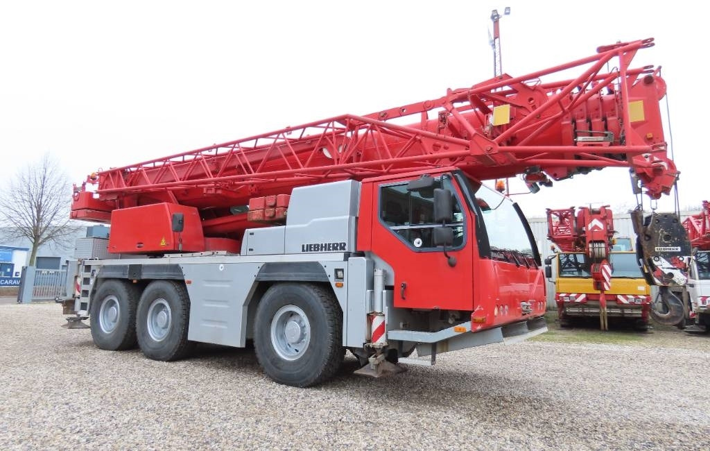 Liebherr LTM 1055-3.2 - All terrain crane: picture 2 Liebherr LTM 1055-3.2 - All terrain crane: picture 2