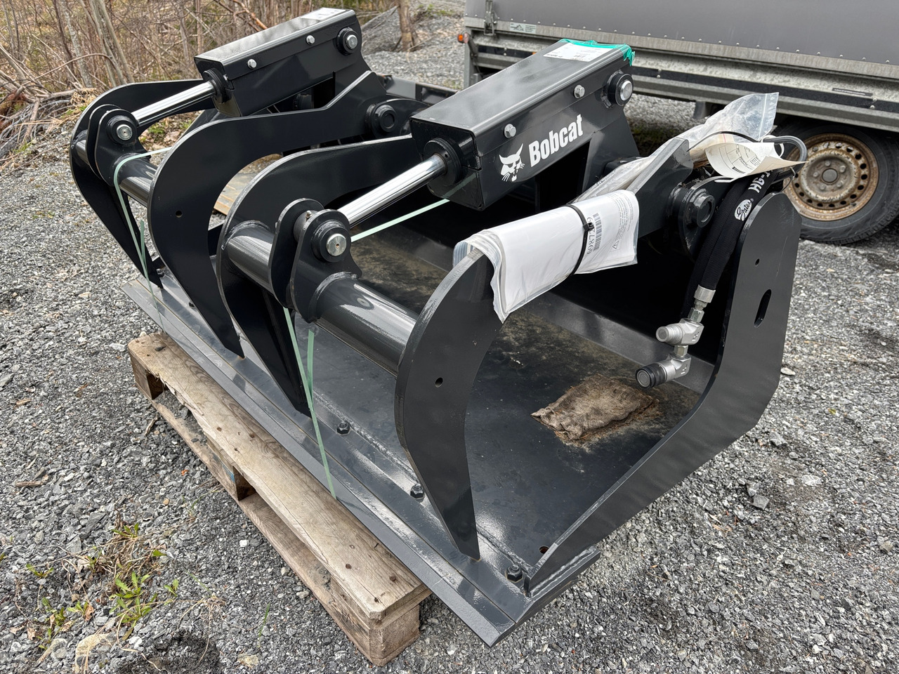 Bobcat Grpl 62 Indl Bkt - Construction equipment: picture 1 Bobcat Grpl 62 Indl Bkt - Construction equipment: picture 1