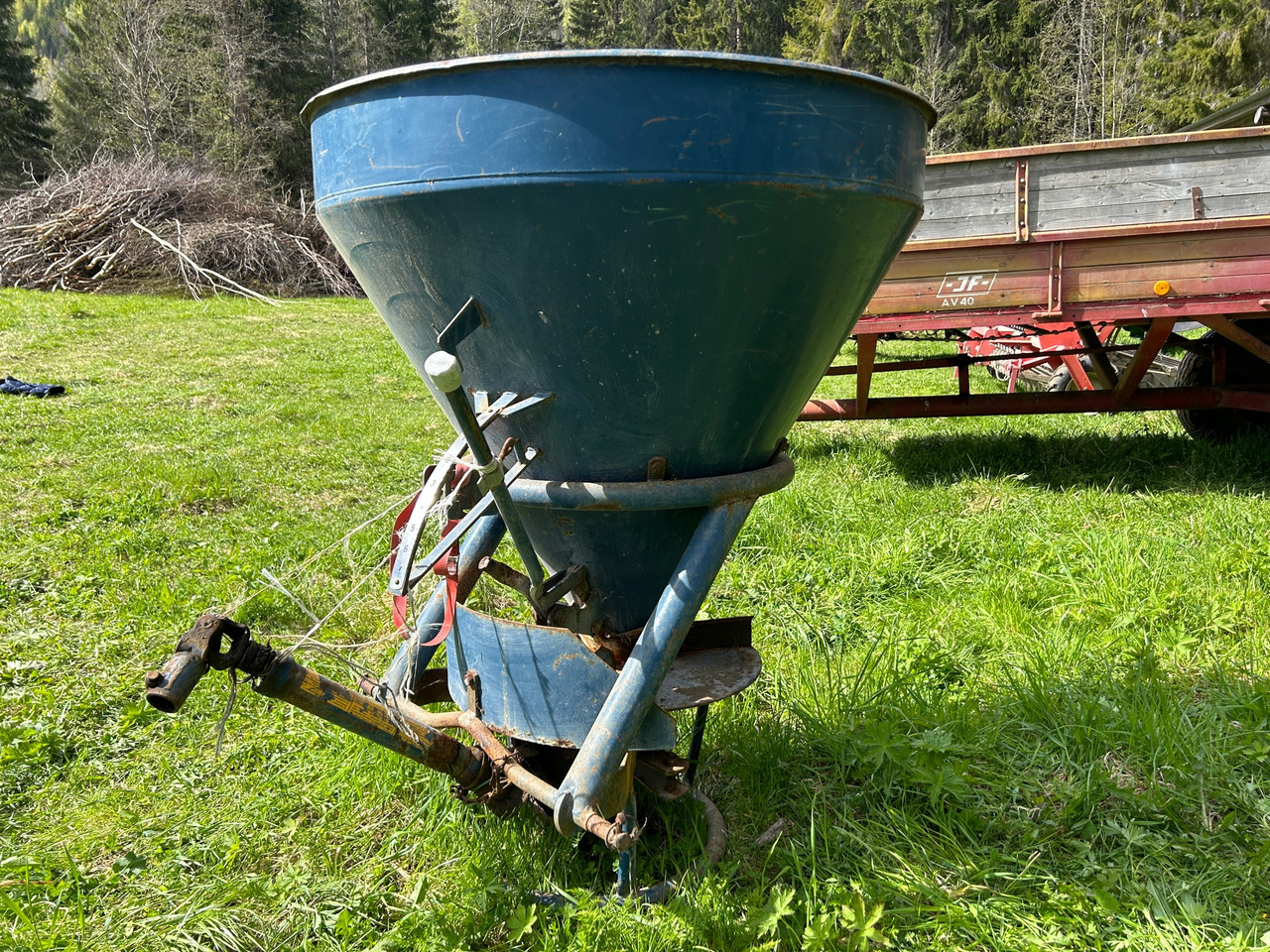 Bogballe 325 - Fertilizer spreader: picture 1 Bogballe 325 - Fertilizer spreader: picture 1