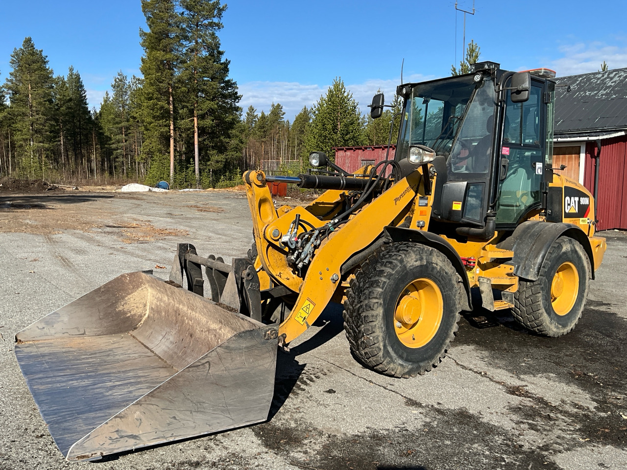 CAT 908M - Wheel loader: picture 1 CAT 908M - Wheel loader: picture 1