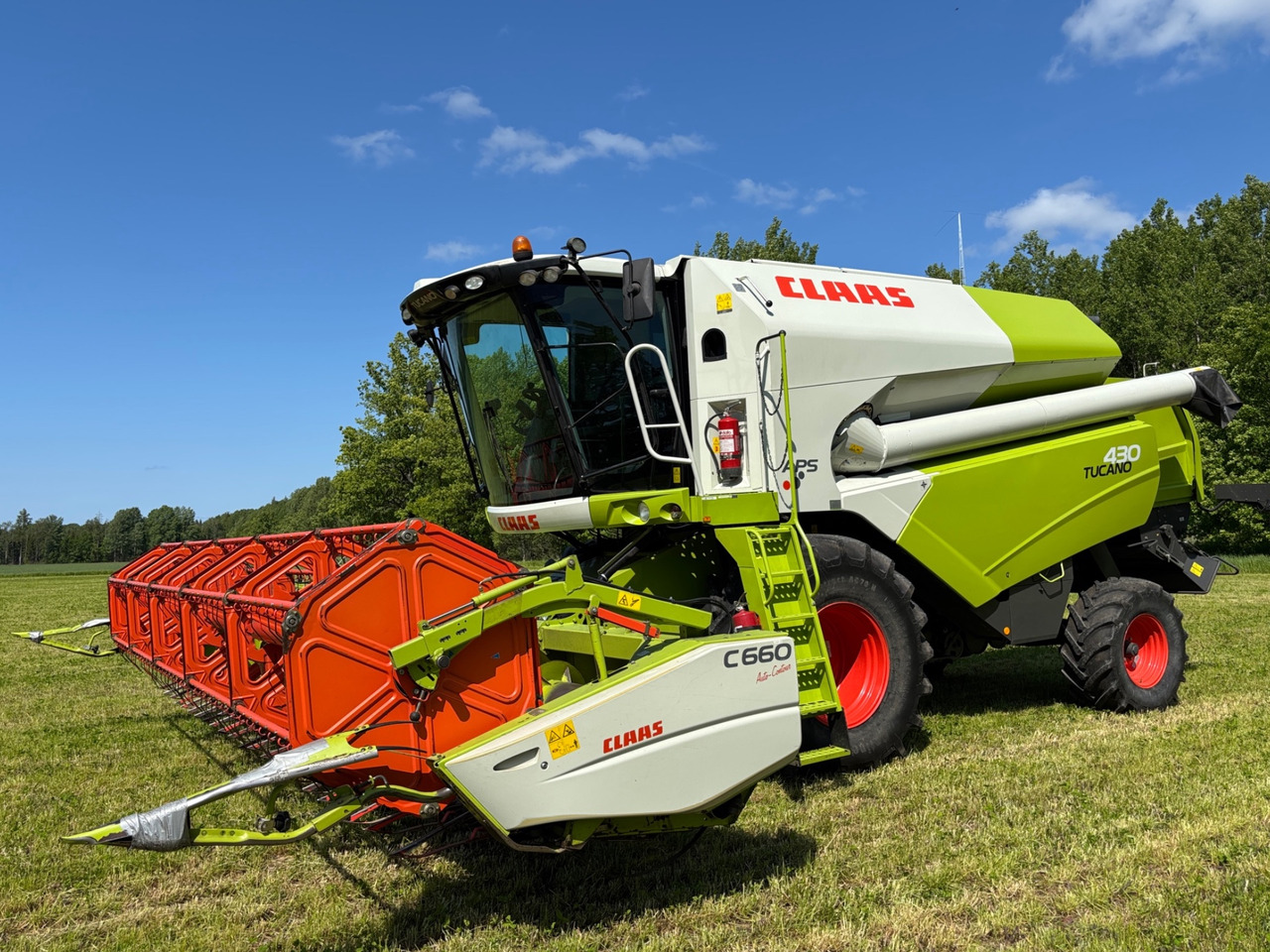 Claas 430 Tucano APS - Combine harvester: picture 1 Claas 430 Tucano APS - Combine harvester: picture 1
