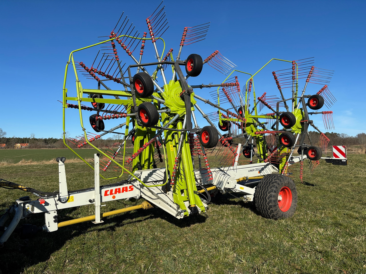 Claas Liner 3600 - Tedder/ Rake: picture 1 Claas Liner 3600 - Tedder/ Rake: picture 1