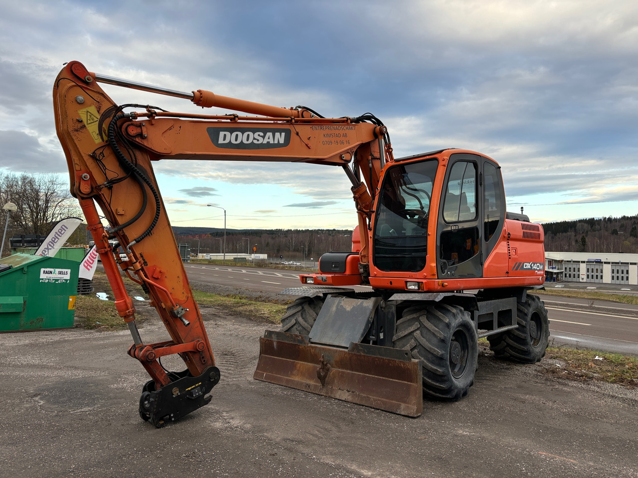 Doosan DX140W - Excavator: picture 1 Doosan DX140W - Excavator: picture 1