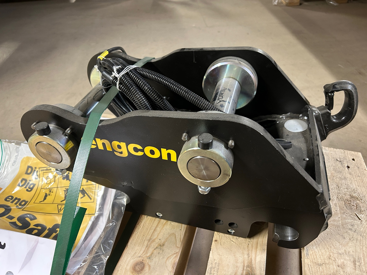 Engcon QS40 - Construction equipment: picture 1 Engcon QS40 - Construction equipment: picture 1