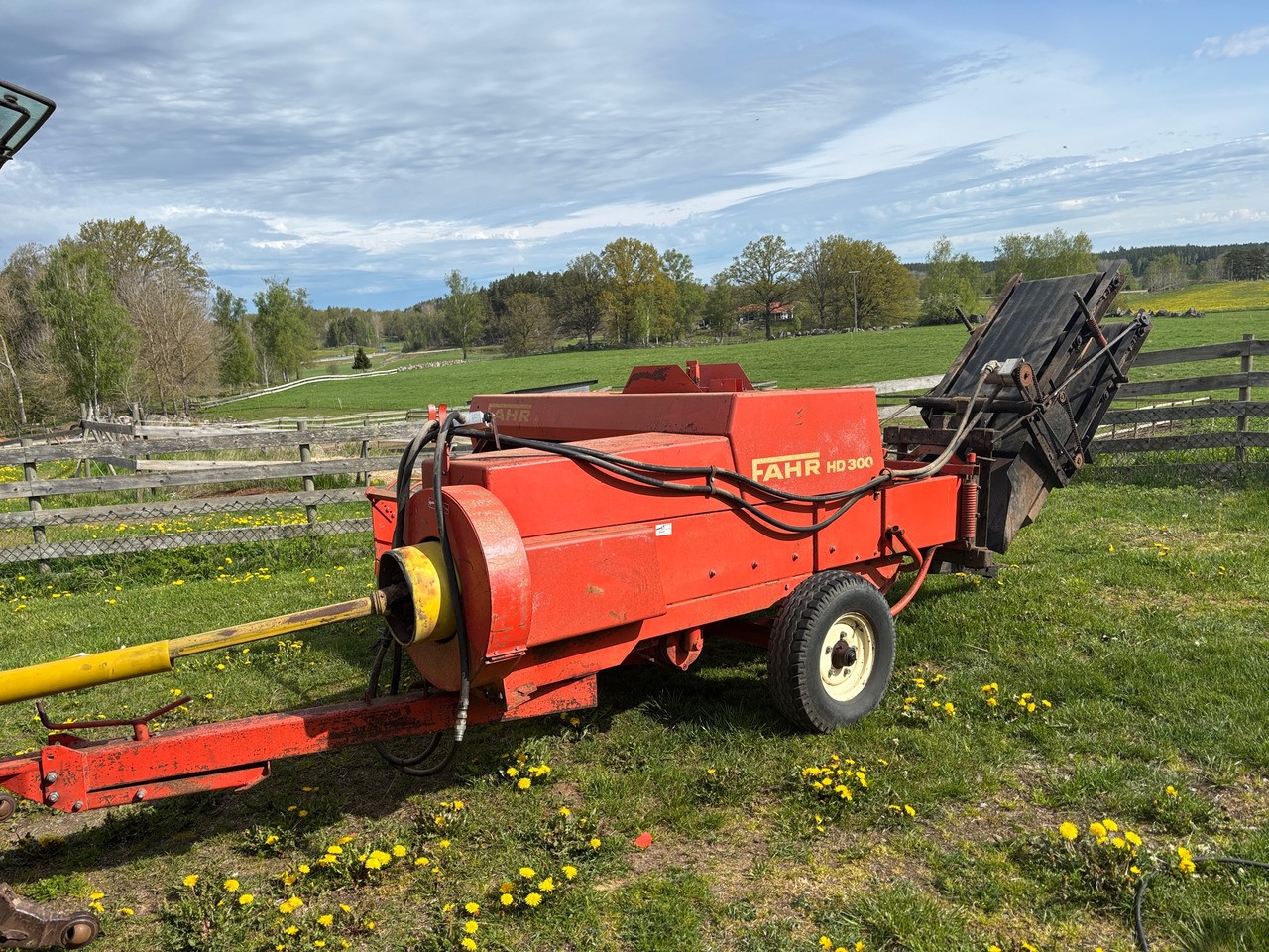 Fahr HD 300 - Round baler: picture 1 Fahr HD 300 - Round baler: picture 1