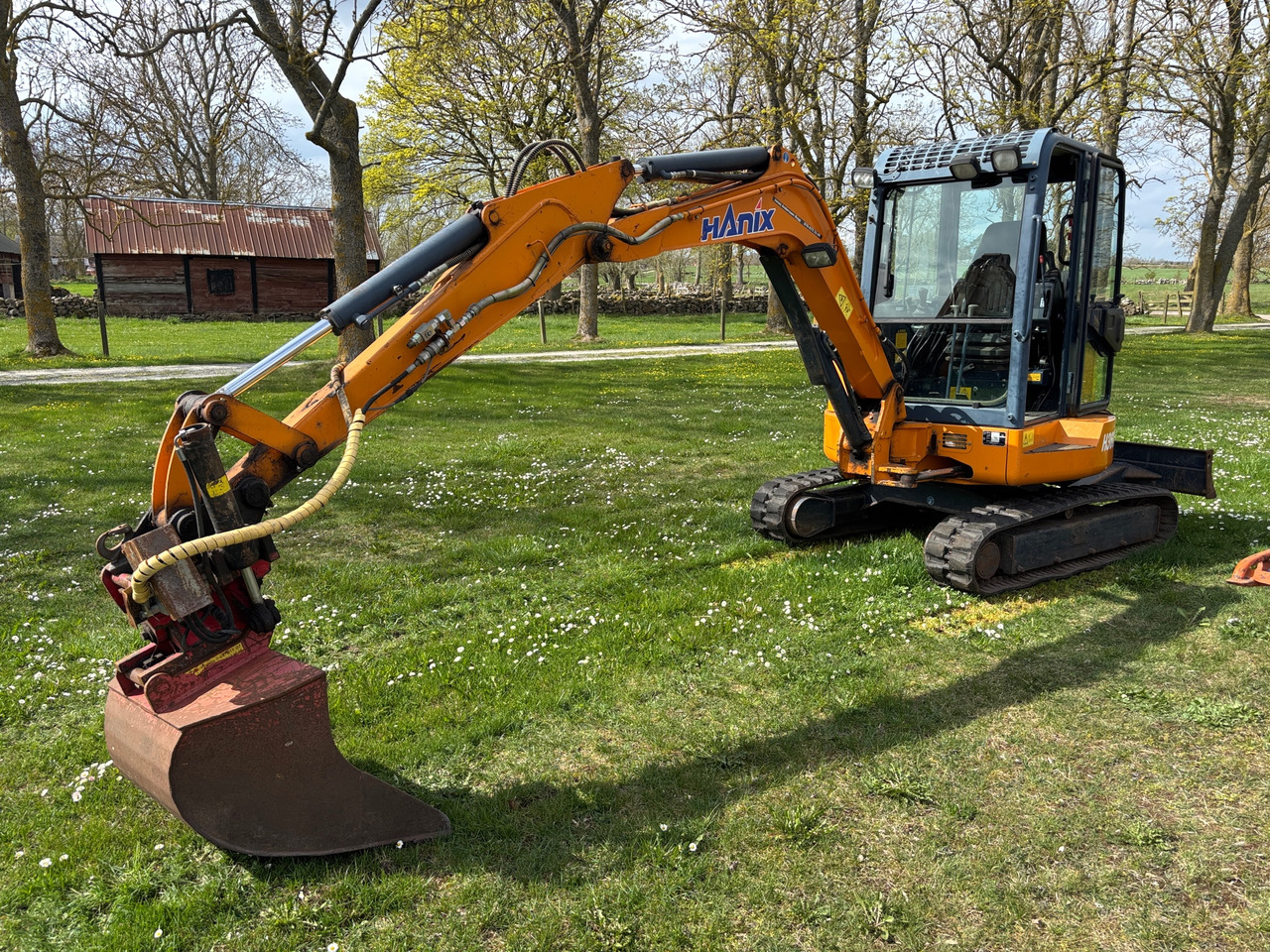 Hanix H36CR - Excavator: picture 1 Hanix H36CR - Excavator: picture 1